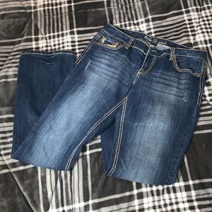 ARIYA JEANS. WORN ONCE GREAT CONDITION 😍